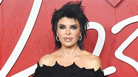 lisa rinna instagram nude|Lisa Rinna Goes Fully Nude in Bold Mirror Selfie to Ring in New。